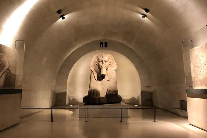 Secrets & Scandals of the Louvre - Limited to 6 Guests photo 5