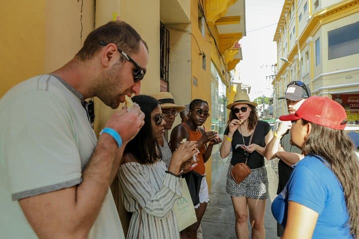 Street Food Tour with a local Foodie in Cartagena photo 2