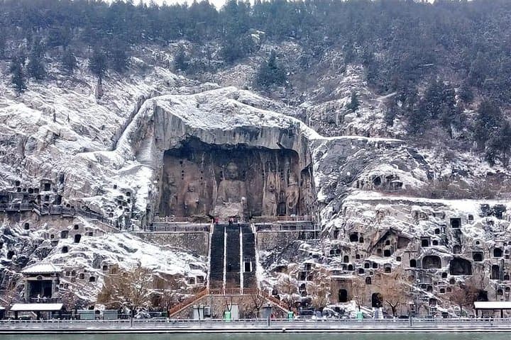 Private Half-Day Longmen Grottoes Walking Tour from Luoyang photo 2