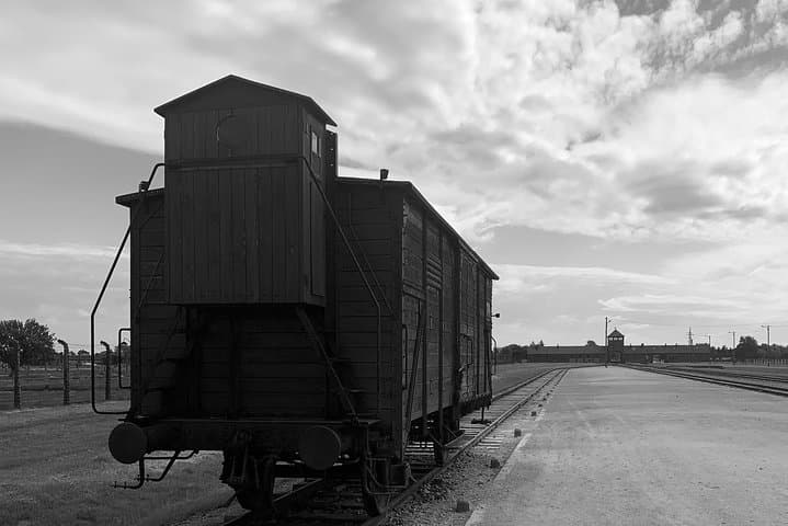 Auschwitz-Birkenau guided tour from Krakow - private car photo 5