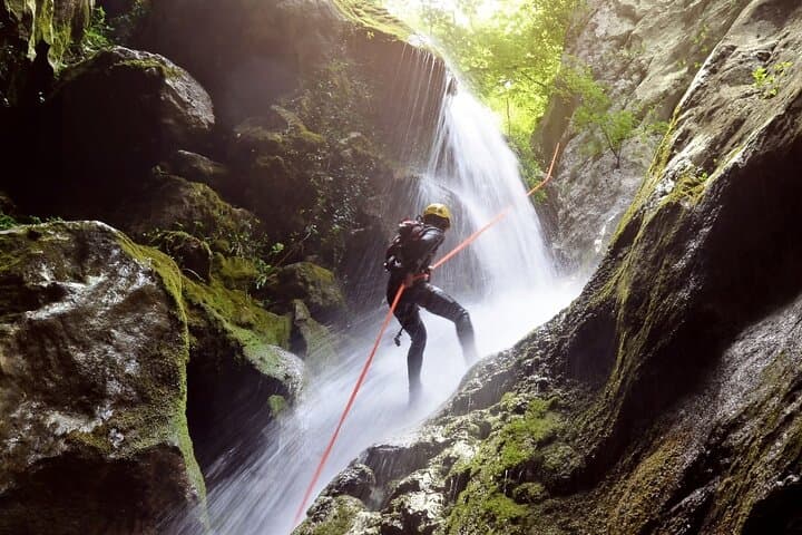 Canyoning Discovery in Dominica photo 4