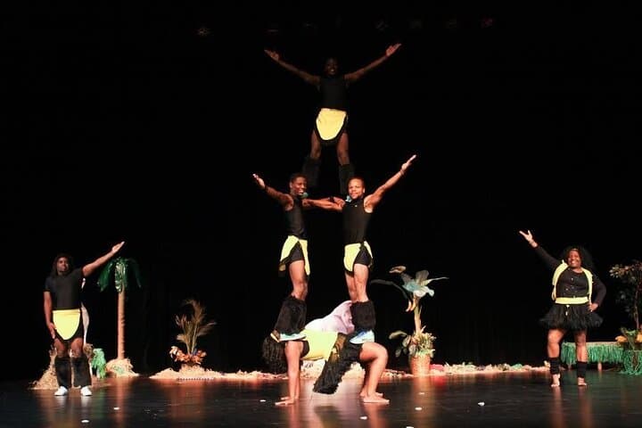 Nairobi Nightlife and Safari Park Hotel Dinner Experience photo 2