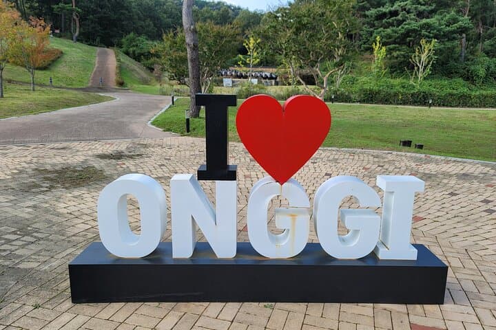 Korean Pottery Town Tour with the pottery class from Busan photo 3