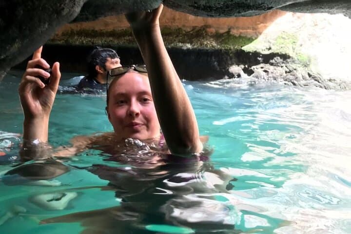 Private Full-Day Wadi Shab Adventure and Bimmah Sinkhole Tour photo 2