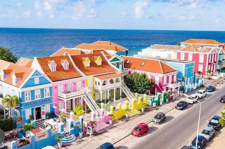 Colors & Flavors: City, Culture & Authentic Blue Curaçao Tasting photo 3
