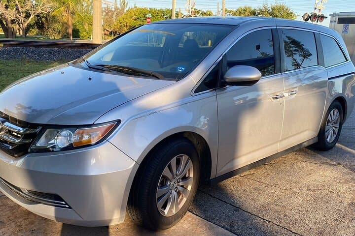 Manila Int Airport (MNL) to Manila - Round-Trip Private Transfer photo 3