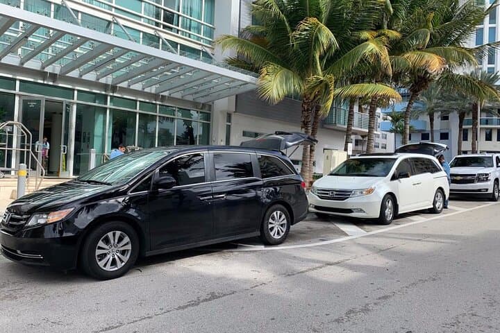 Manila Int Airport (MNL) to Manila - Round-Trip Private Transfer photo 5