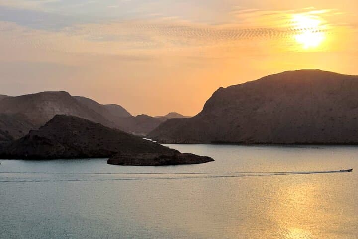 Kayak Guided Tour: Sunset in Qurum, Muscat photo 5