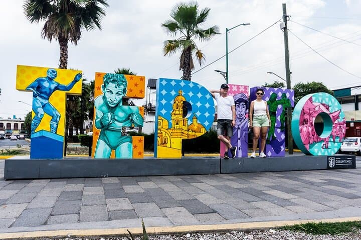 Explore the Barrio Bravo of Tepito with local guides photo 2