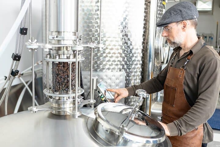 Guided tour « from the bee to the bottle » with tasting - English photo 5