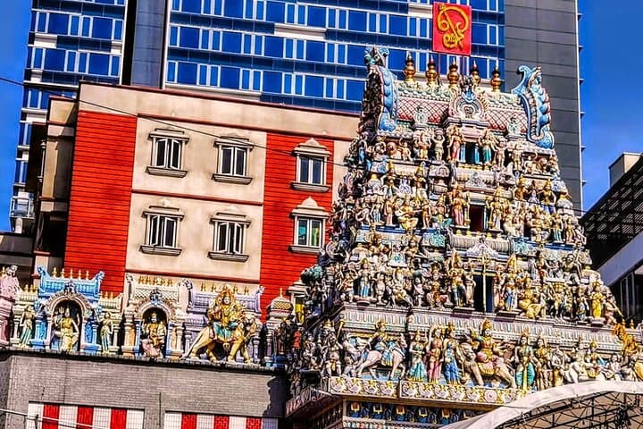 Singapore Street Food and Ethnic Quarters Kick Scooter Tour photo 3