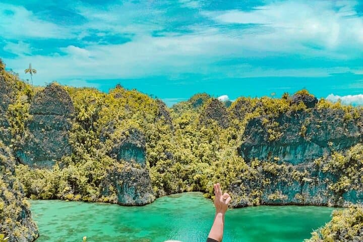 1-day Piaynemo Raja Ampat Tour hopping Island depart from sorong photo 5