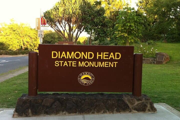 Diamond Head Hiking Tour with Ticket and Reservation Inclusion photo 2