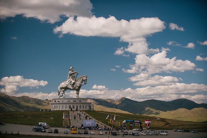Chinggis Khaan Statue Complex and Sain Nomun Monastery Tour photo 2