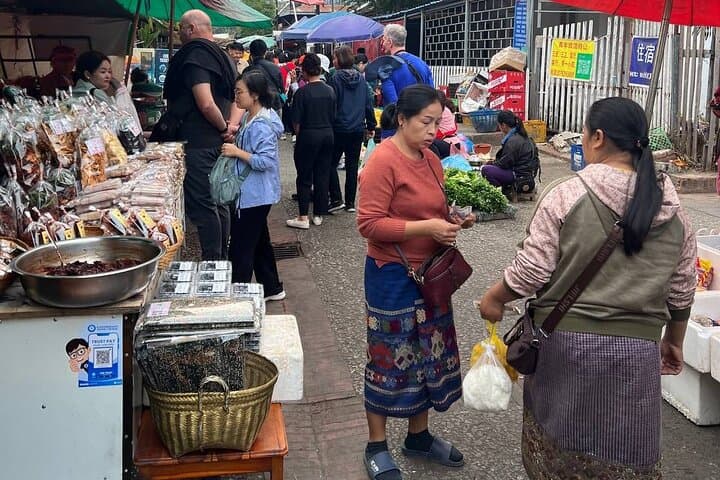 Luang Prabang Local Market and Morning Food Tour with Drinks photo 2
