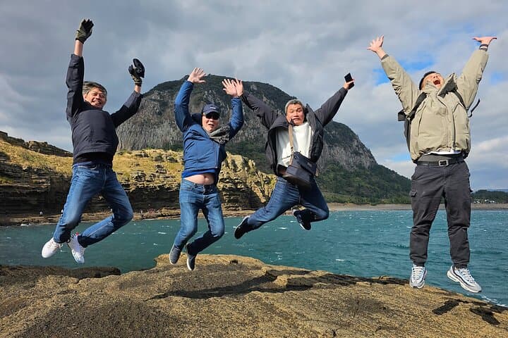 Small Group Jeju island Private Mini-Bus Tour photo 3