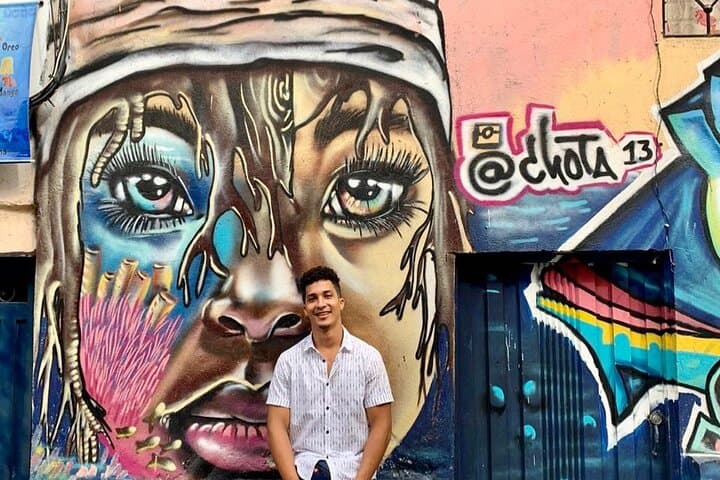 Guided Tour of Comuna 13 Medellín with Snacks Included photo 4