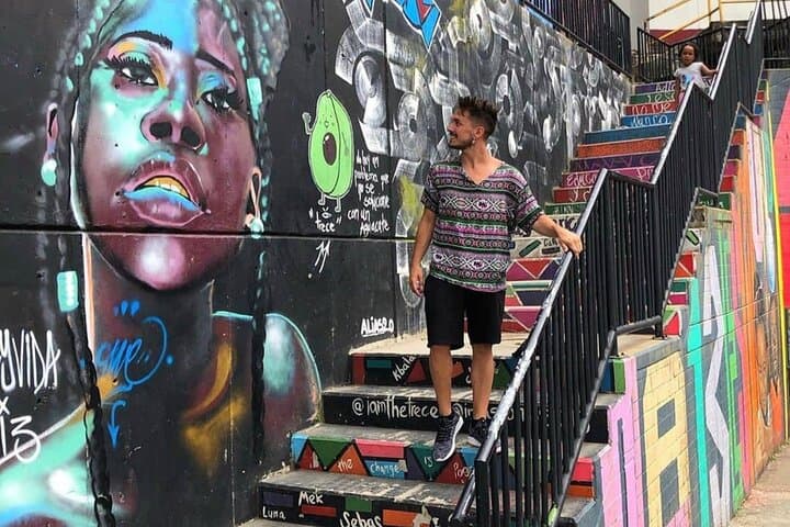 Guided Tour of Comuna 13 Medellín with Snacks Included photo 5