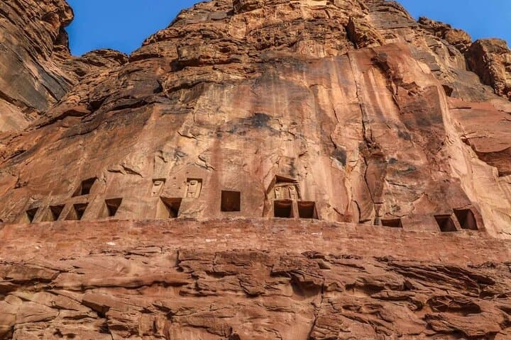 Discover Remarkable Tombs in Dadan and Jabal Ikmah photo 5