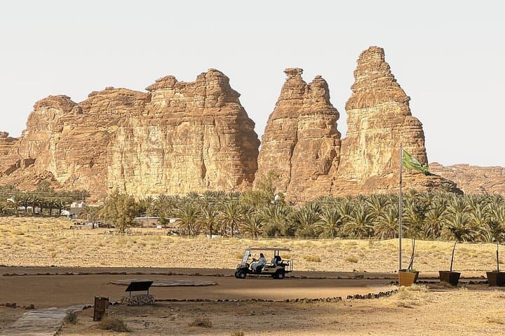 Discover Remarkable Tombs in Dadan and Jabal Ikmah photo 2