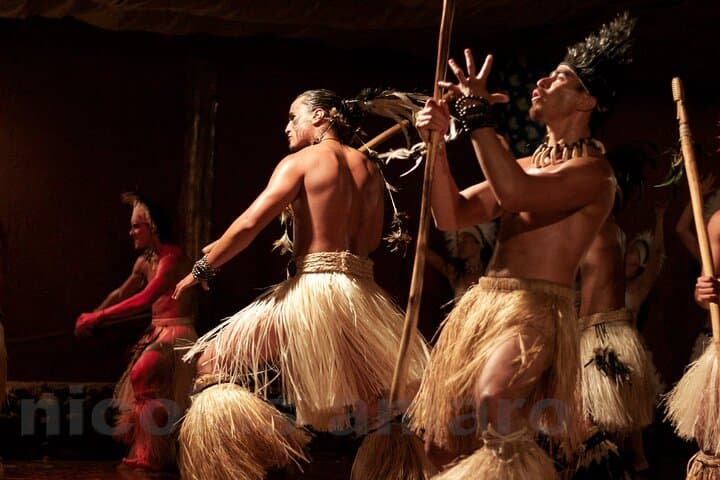 Easter Island Dinner Show with Transport photo 2