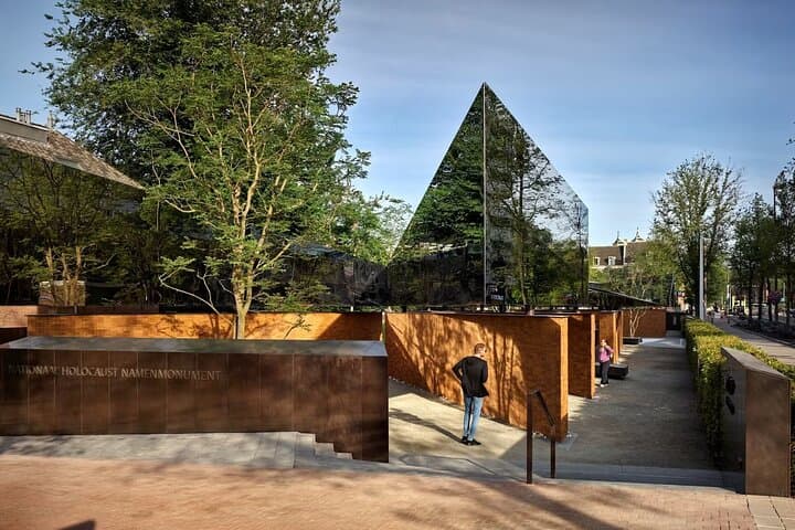 Amsterdam Free tour World War II and Anne Frank photo 5