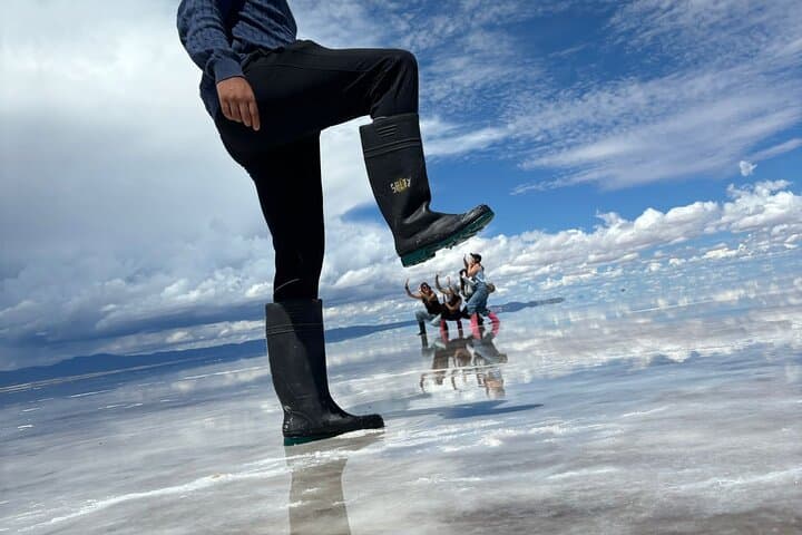 Salar de Uyuni Tour 1 day with Sunset photo 3