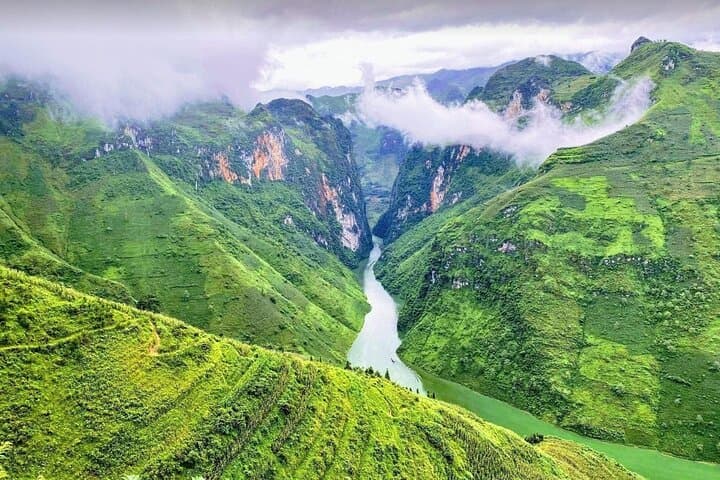 4 Days 3 Nights Karst Plateau Geopark Tour From Ha Giang photo 4