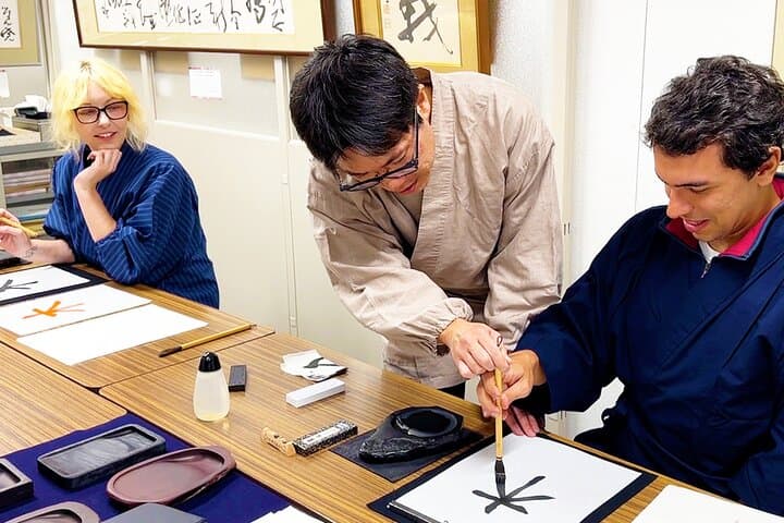 Tokyo: Calligraphy Workshop & Original T-Shirt Creation photo 5