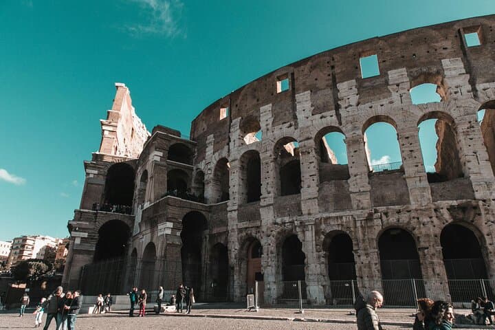 Guided Tour of Colosseum, Roman Forum & Palatine Hill in Rome photo 4