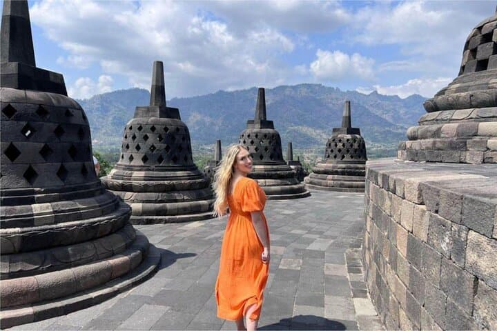 Yogyakarta: Borobudur Climb-up & Prambanan Day Trip All Inclusive
