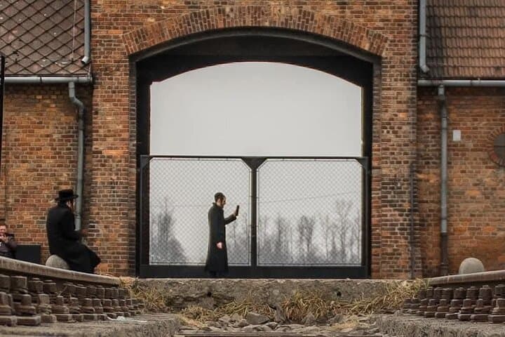 Private Guided Tour to Auschwitz & Birkenau from Krakow photo 5