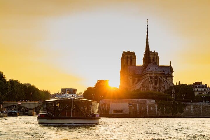 Bateaux Mouches Dinner Cruise on the Seine River in Paris photo 5
