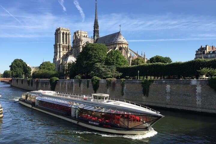 Bateaux Mouches Dinner Cruise on the Seine River in Paris photo 2