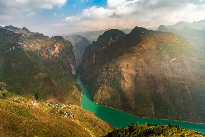 4 Days 3 Nights Karst Plateau Geopark Tour From Ha Giang photo 2