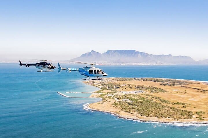 Private Helicopter Tour to Robben Island with Guided Tour