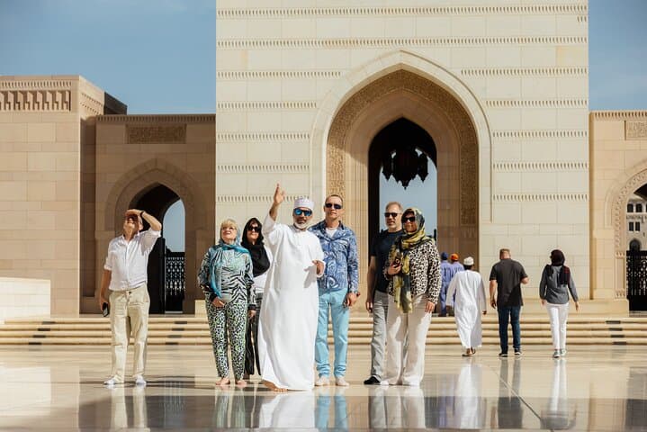 Guided Walking Tour of Sultan Qaboos Grand Mosque in Muscat photo 3