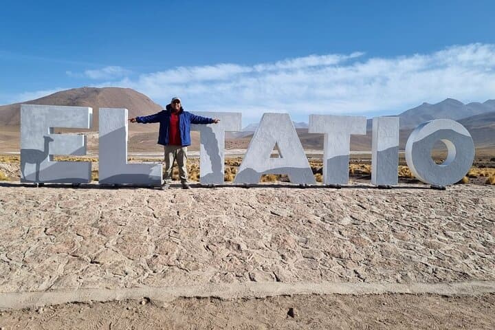 Tatio Geysers Tour with Breakfast and Flamenco Watching photo 3