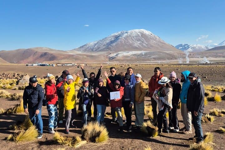 Tatio Geysers Tour with Breakfast and Flamenco Watching photo 4