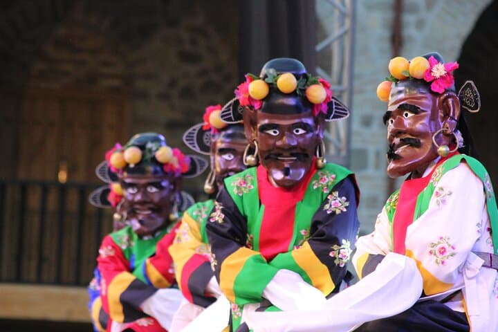 Gugak Korean Traditional Music and Dance Performance in Seoul photo 4