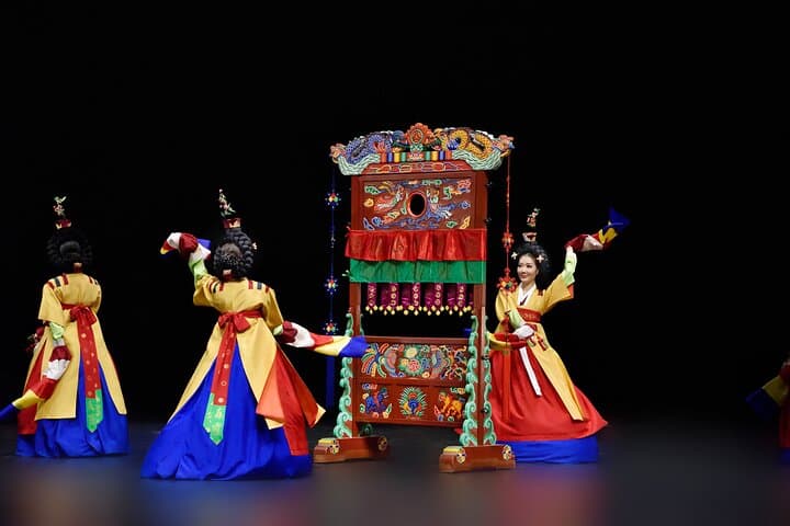 Gugak Korean Traditional Music and Dance Performance in Seoul photo 5