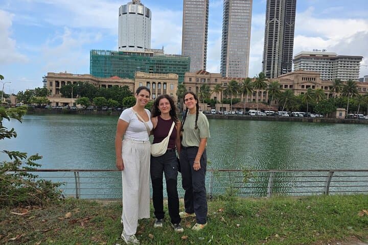 Explore Colombo Heritage and Cultural Temples Tour by Tuk Tuk photo 5