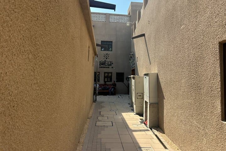 Dubai Old Town Walking Tour with Abra & Traditional Souks photo 3