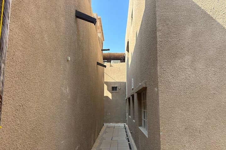 Dubai Old Town Walking Tour with Abra & Traditional Souks photo 4