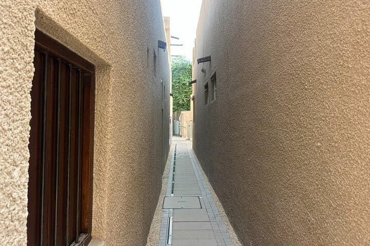 Dubai Old Town Walking Tour with Abra & Traditional Souks photo 5
