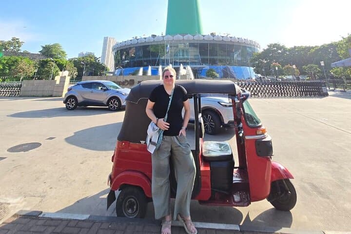 Explore Colombo Heritage and Cultural Temples Tour by Tuk Tuk photo 4