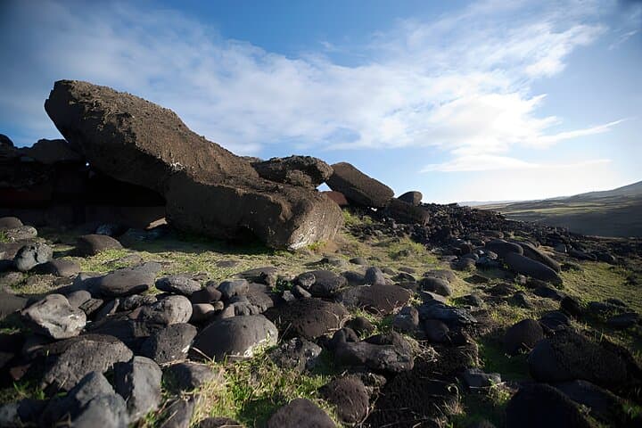 The Beginning and End of Moai Full Day Tour photo 5