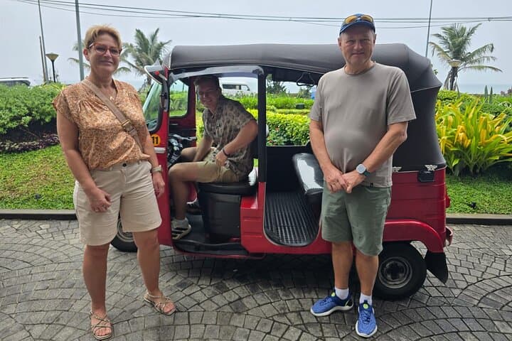 Explore Colombo Heritage and Cultural Temples Tour by Tuk Tuk photo 3