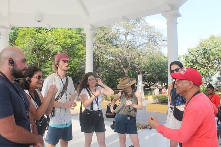 Getsemani neighborhood in group: art and culture with Audio System photo 4