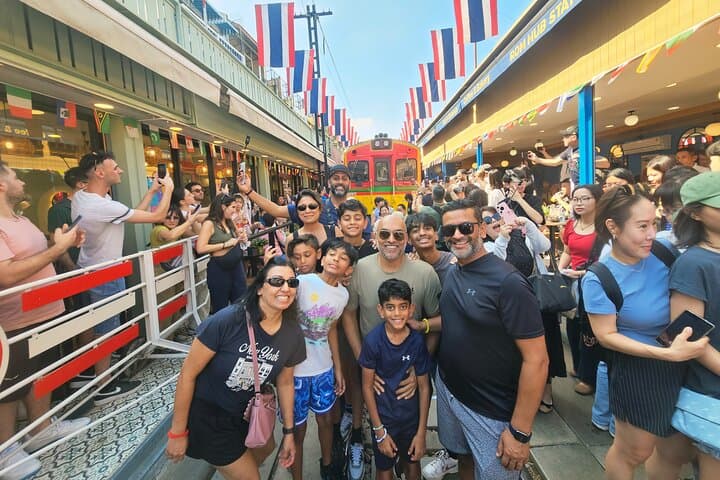 Floating Market & Train Market Private Tour(Premium Service) photo 2